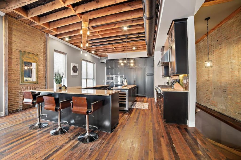 Chicago Mid-Century Gem Steps From United Center Villa Ngoại thất bức ảnh