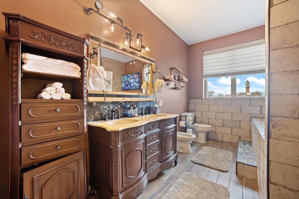 Chicago Mid-Century Gem Steps From United Center Villa Ngoại thất bức ảnh