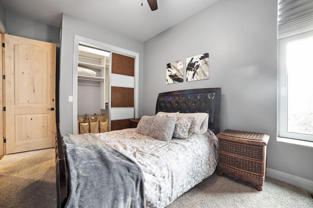 Chicago Mid-Century Gem Steps From United Center Villa Ngoại thất bức ảnh