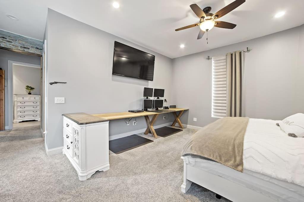Chicago Mid-Century Gem Steps From United Center Villa Ngoại thất bức ảnh