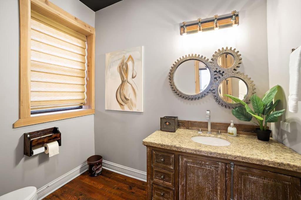 Chicago Mid-Century Gem Steps From United Center Villa Ngoại thất bức ảnh