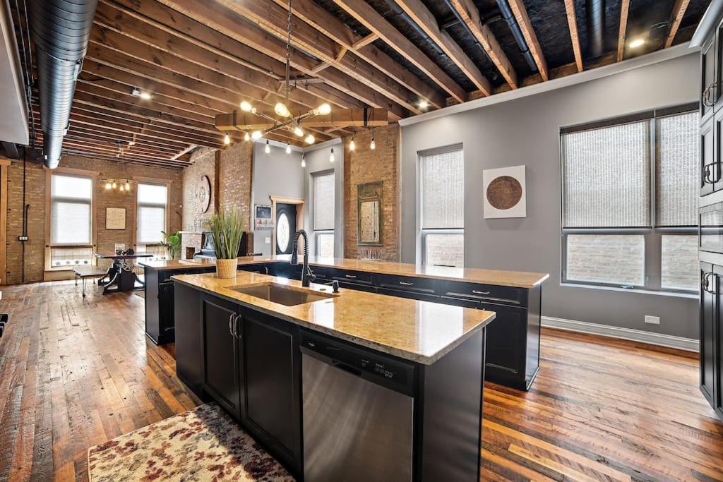 Chicago Mid-Century Gem Steps From United Center Villa Ngoại thất bức ảnh